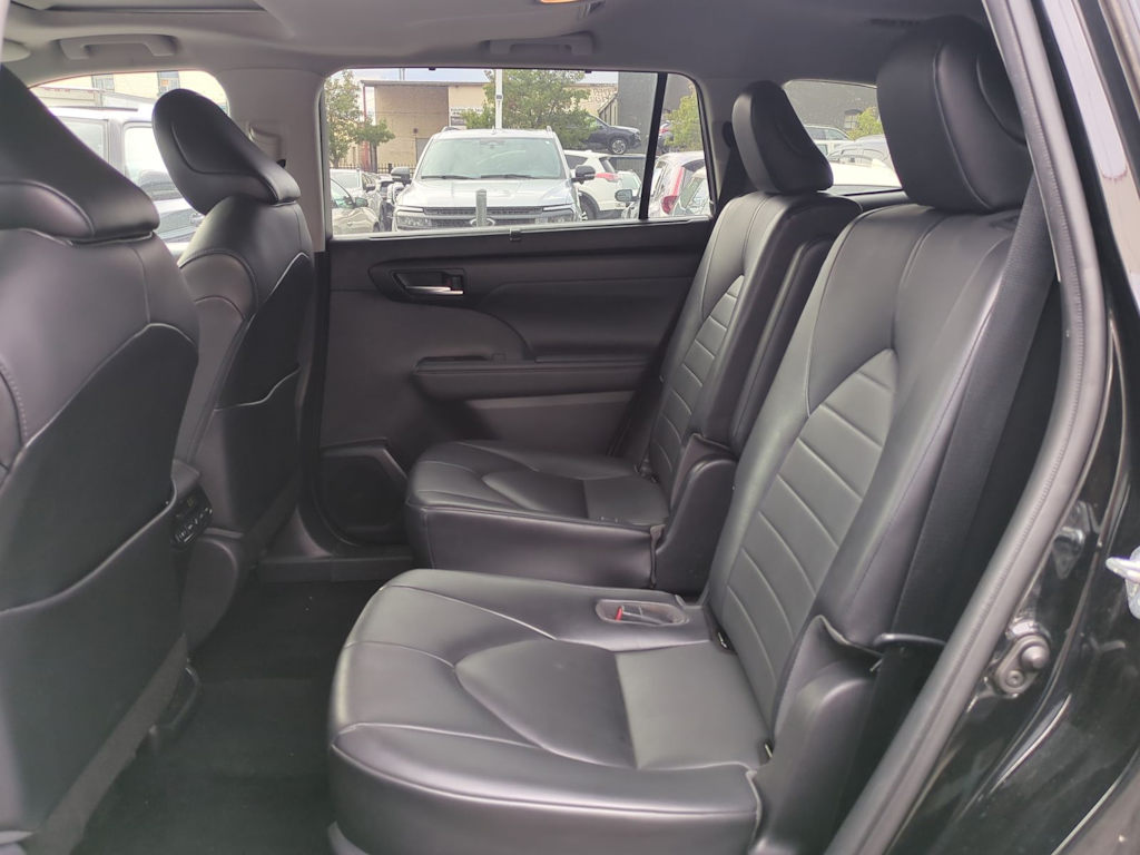 Thumbnail: 2021 Toyota Highlander - 29