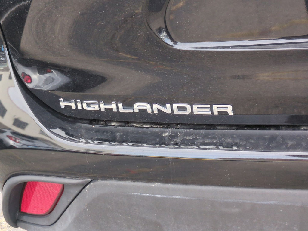 Thumbnail: 2021 Toyota Highlander - 26