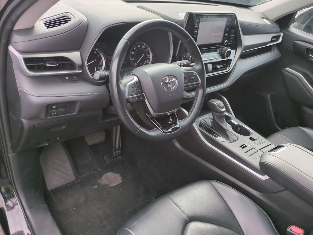 Thumbnail: 2021 Toyota Highlander - 2