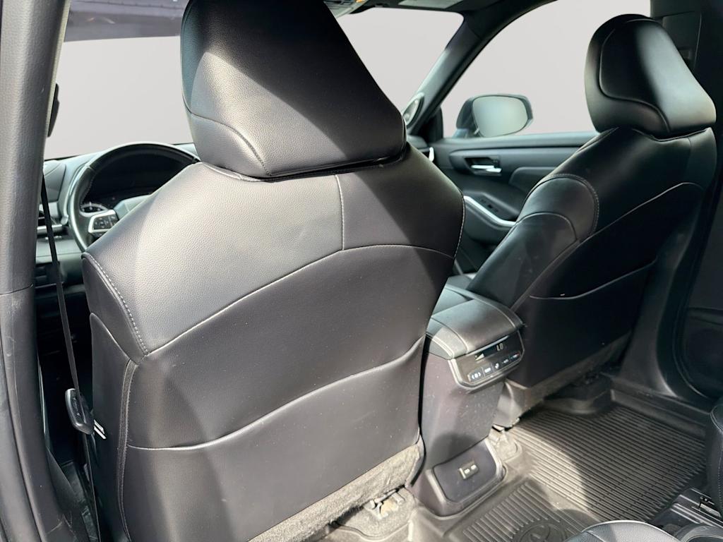 Thumbnail: 2022 Toyota Highlander - 23