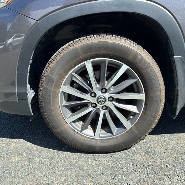 Thumbnail: 2019 Toyota Highlander - 5