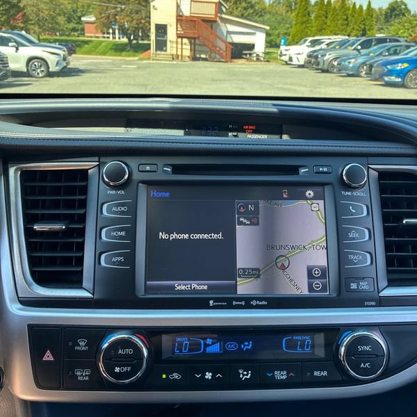 Thumbnail: 2019 Toyota Highlander - 9