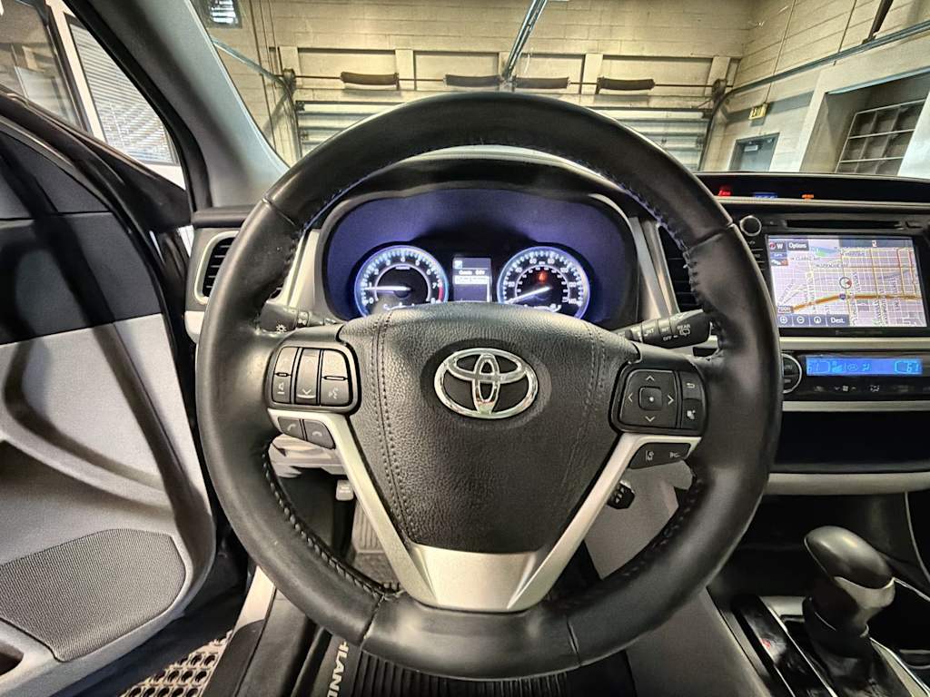 Thumbnail: 2019 Toyota Highlander - 9