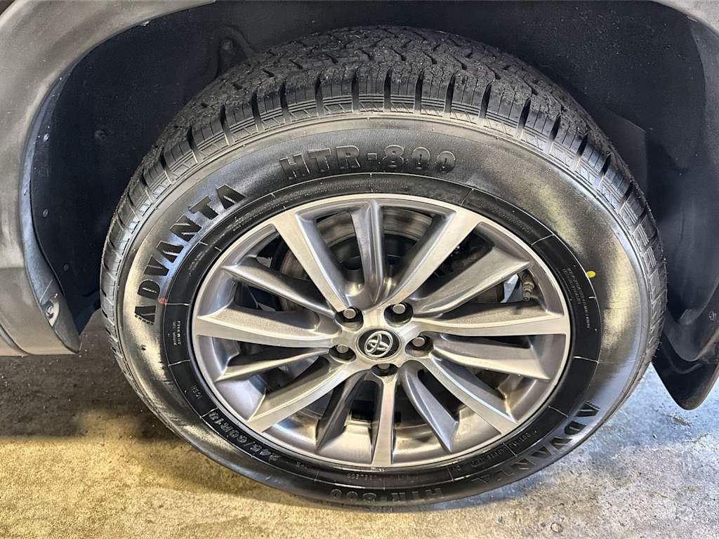 Thumbnail: 2019 Toyota Highlander - 7