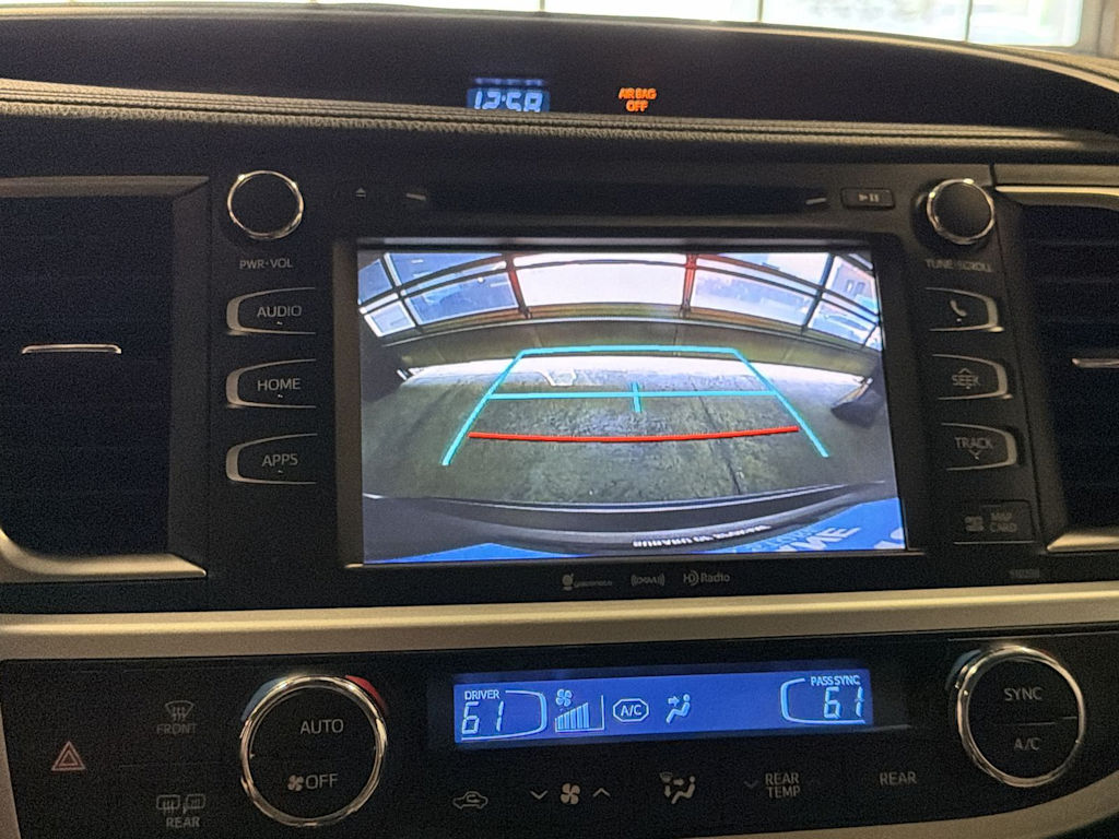 Thumbnail: 2019 Toyota Highlander - 35