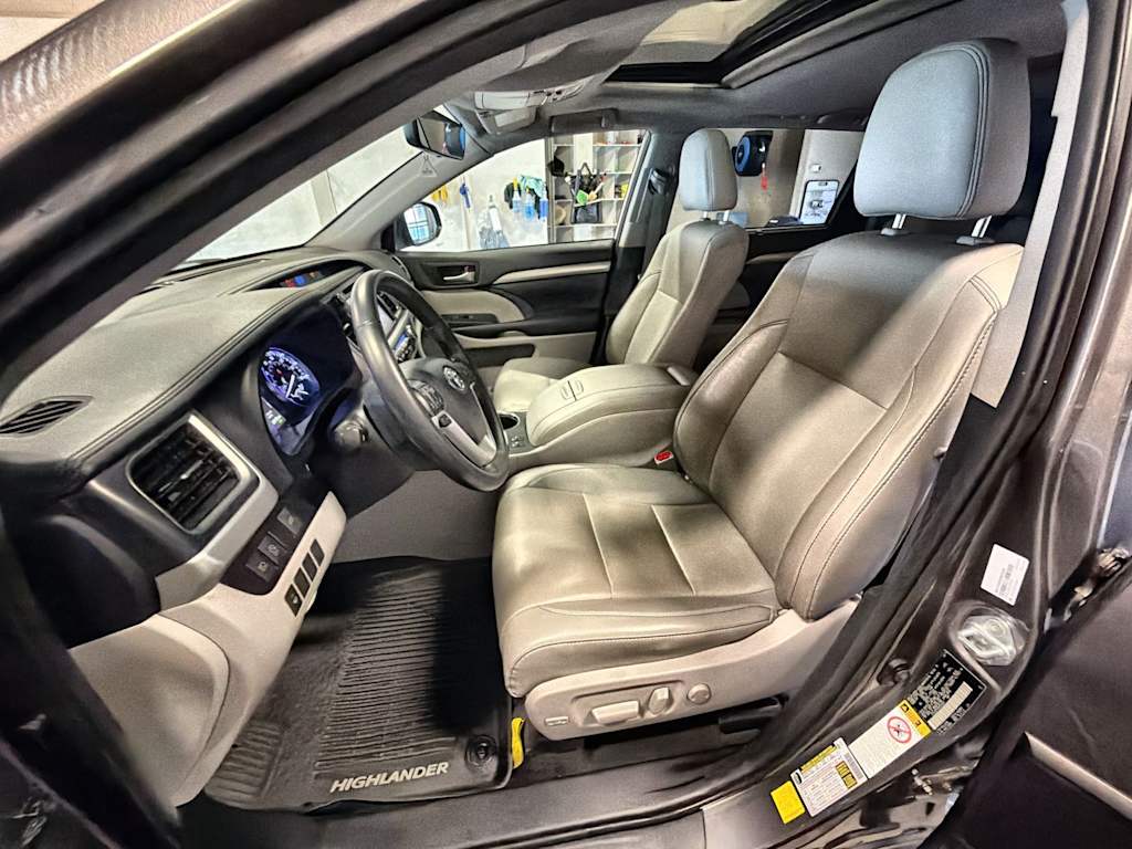 Thumbnail: 2019 Toyota Highlander - 10
