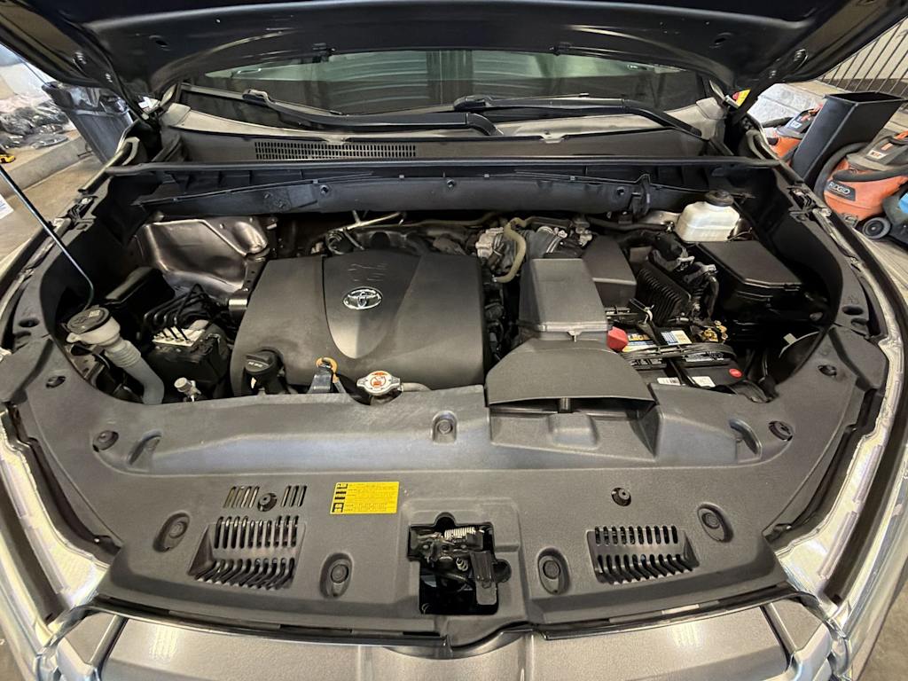 Thumbnail: 2019 Toyota Highlander - 8