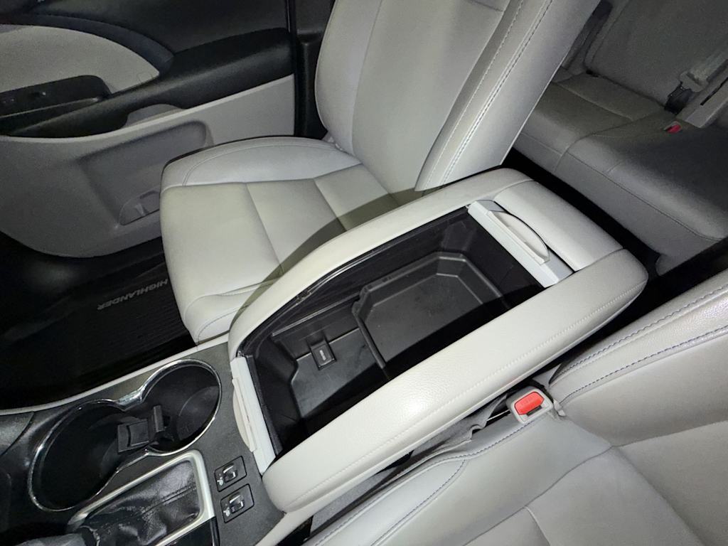Thumbnail: 2019 Toyota Highlander - 34
