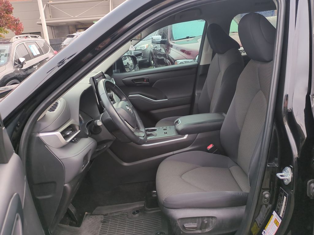 Thumbnail: 2024 Toyota Highlander - 11