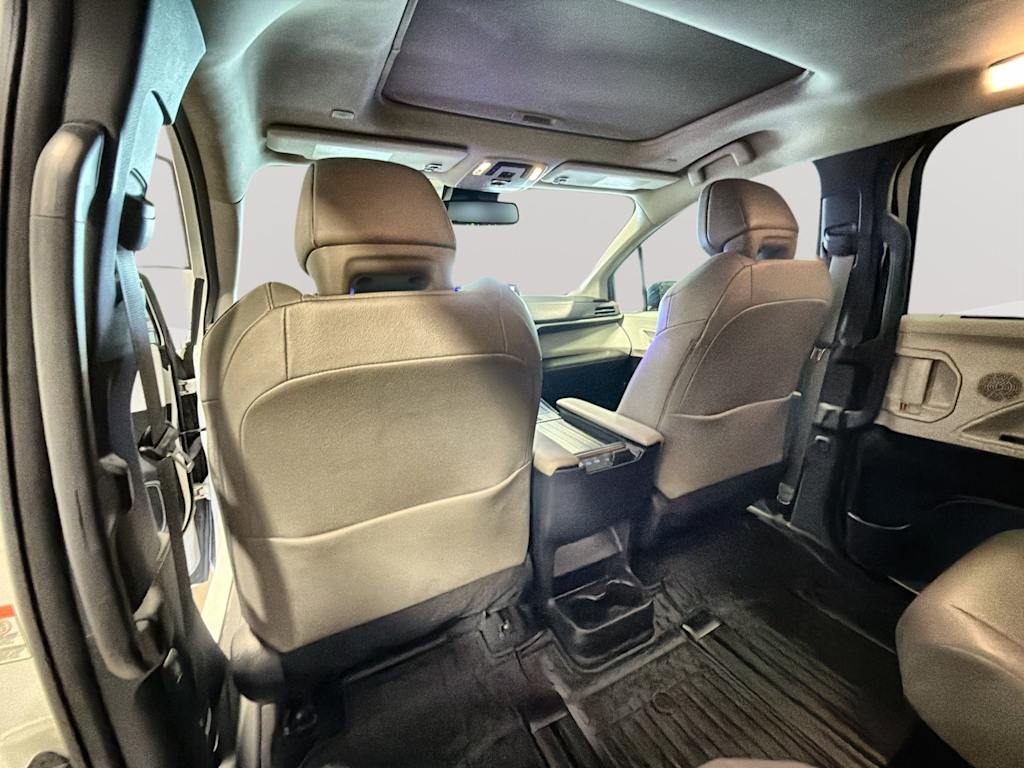 Thumbnail: 2025 Toyota Sienna - 12