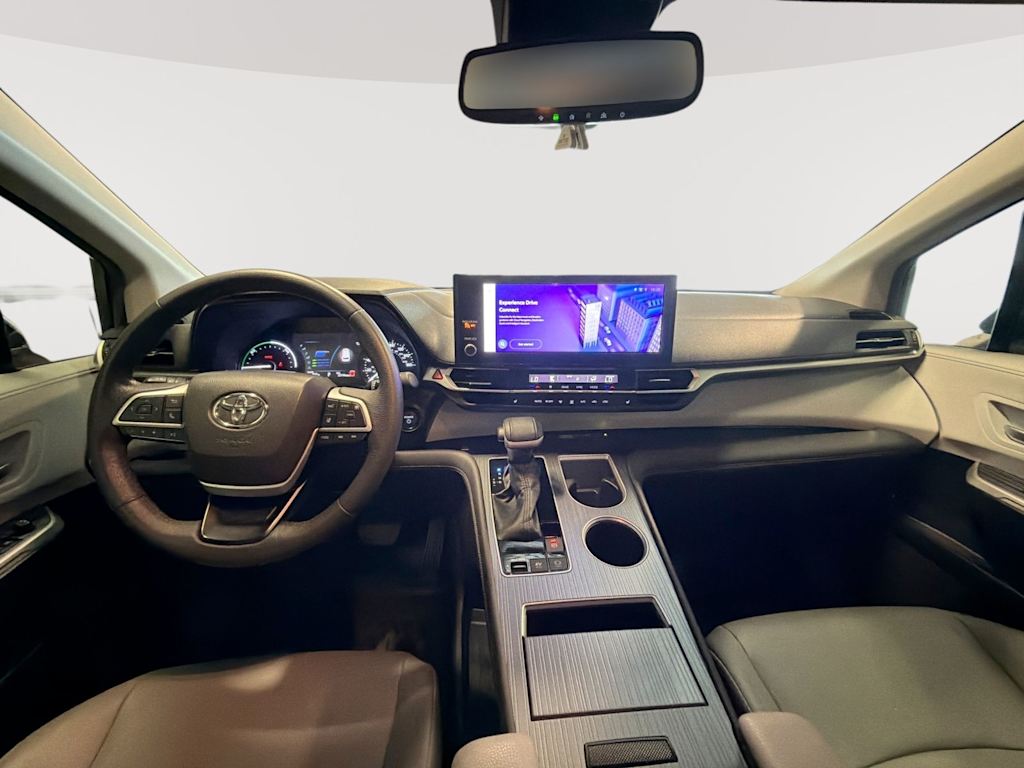 Thumbnail: 2025 Toyota Sienna - 2