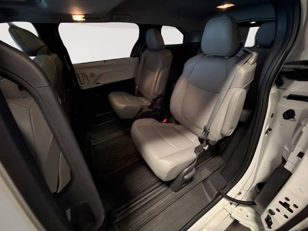 Thumbnail: 2025 Toyota Sienna - 13