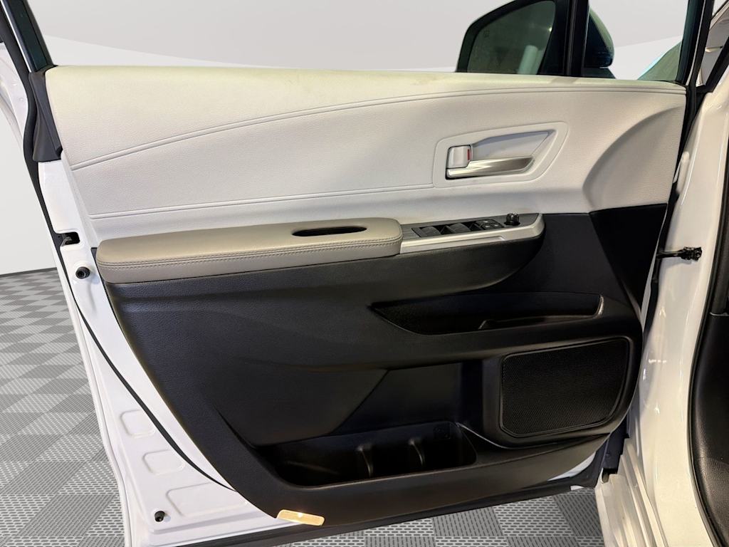 Thumbnail: 2025 Toyota Sienna - 24