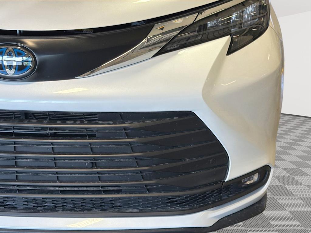 Thumbnail: 2025 Toyota Sienna - 25