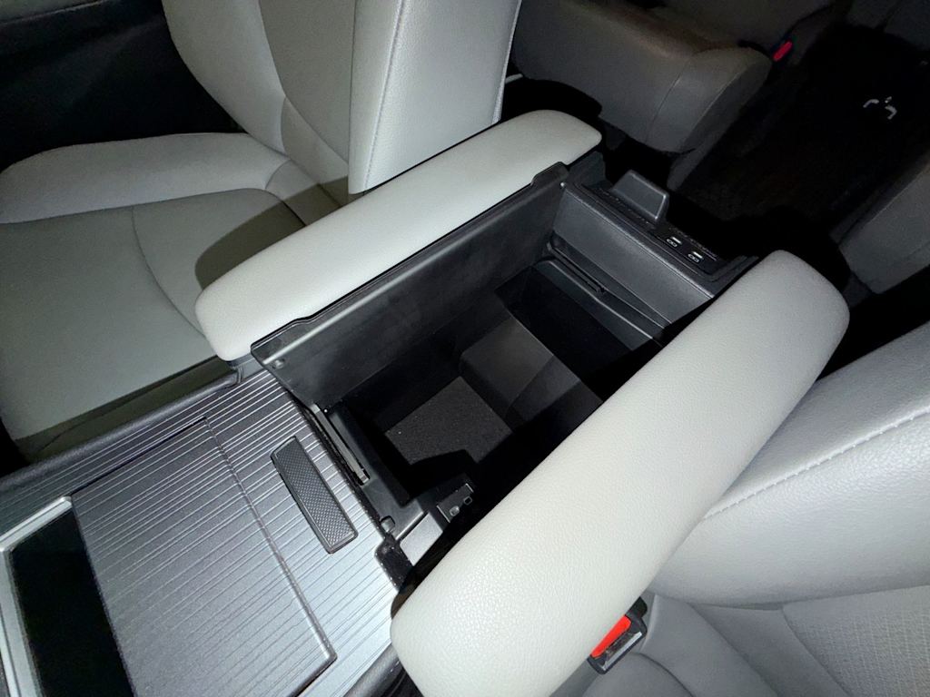 Thumbnail: 2025 Toyota Sienna - 15