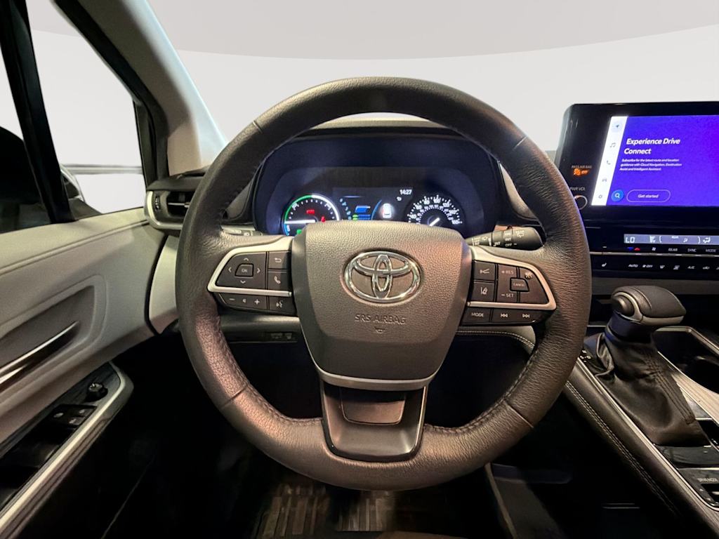 Thumbnail: 2025 Toyota Sienna - 10