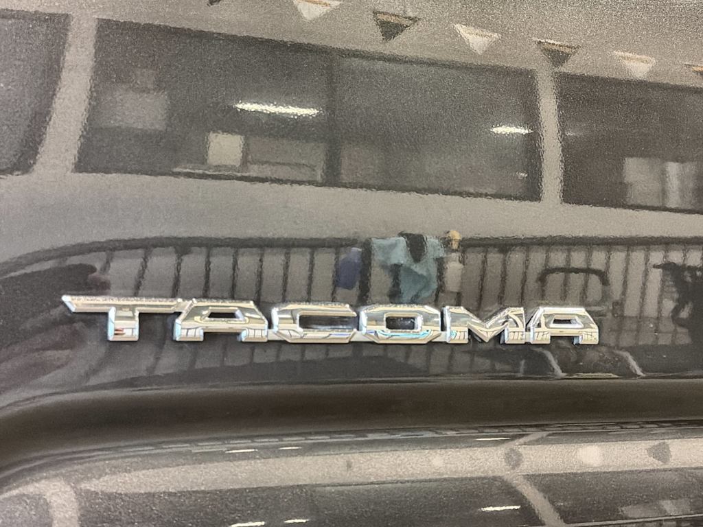 Thumbnail: 2019 Toyota Tacoma - 6