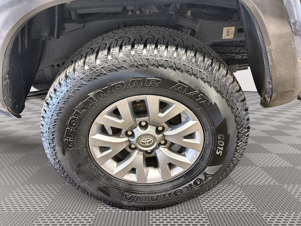 Thumbnail: 2019 Toyota Tacoma - 7