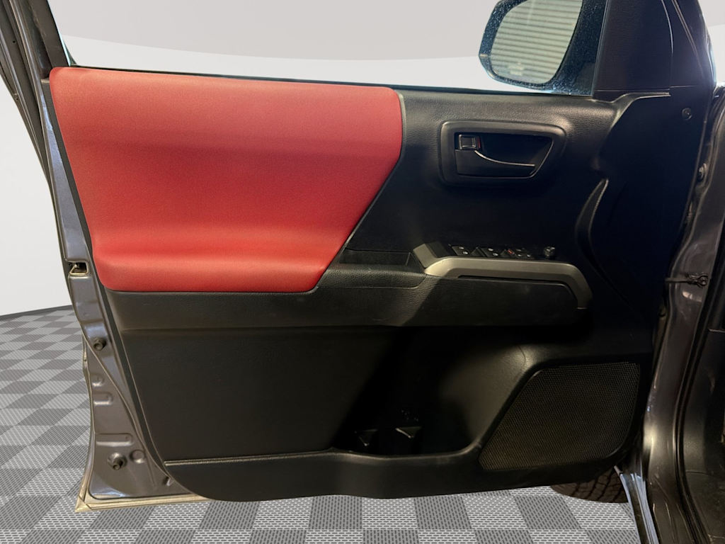 Thumbnail: 2019 Toyota Tacoma - 22