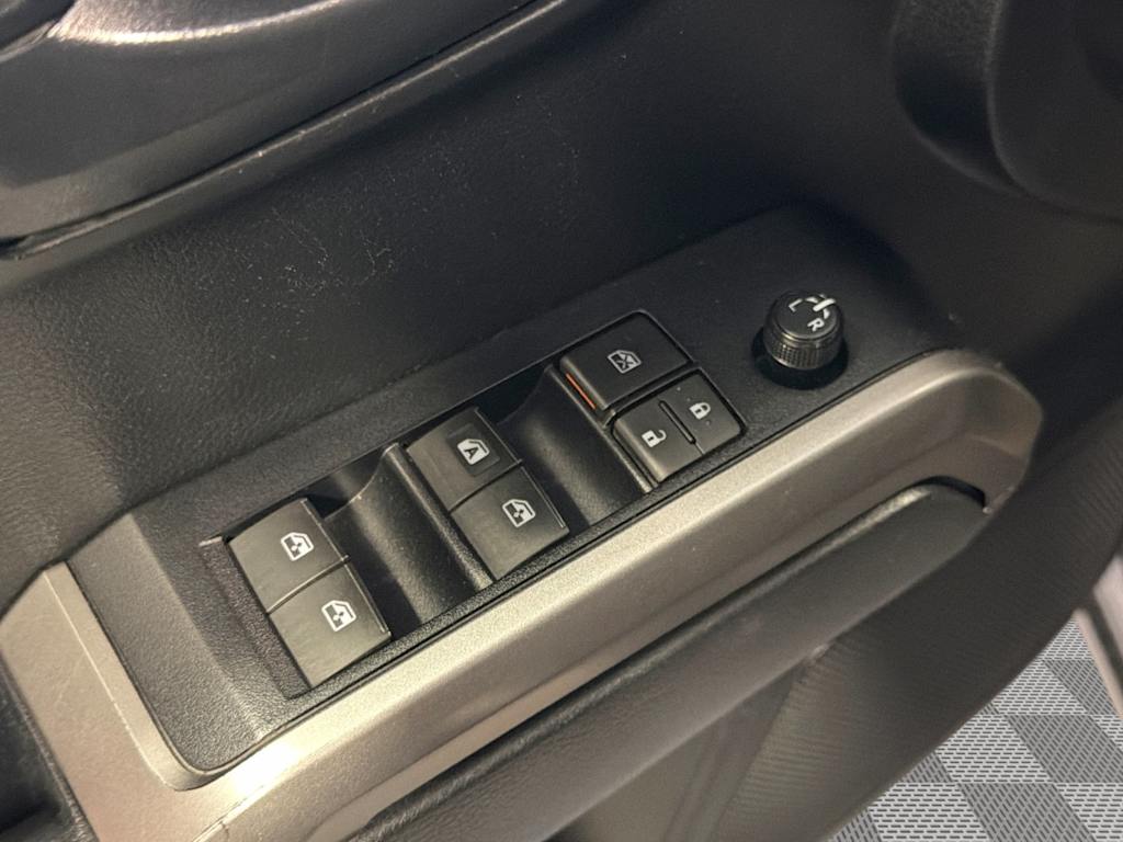 Thumbnail: 2019 Toyota Tacoma - 25