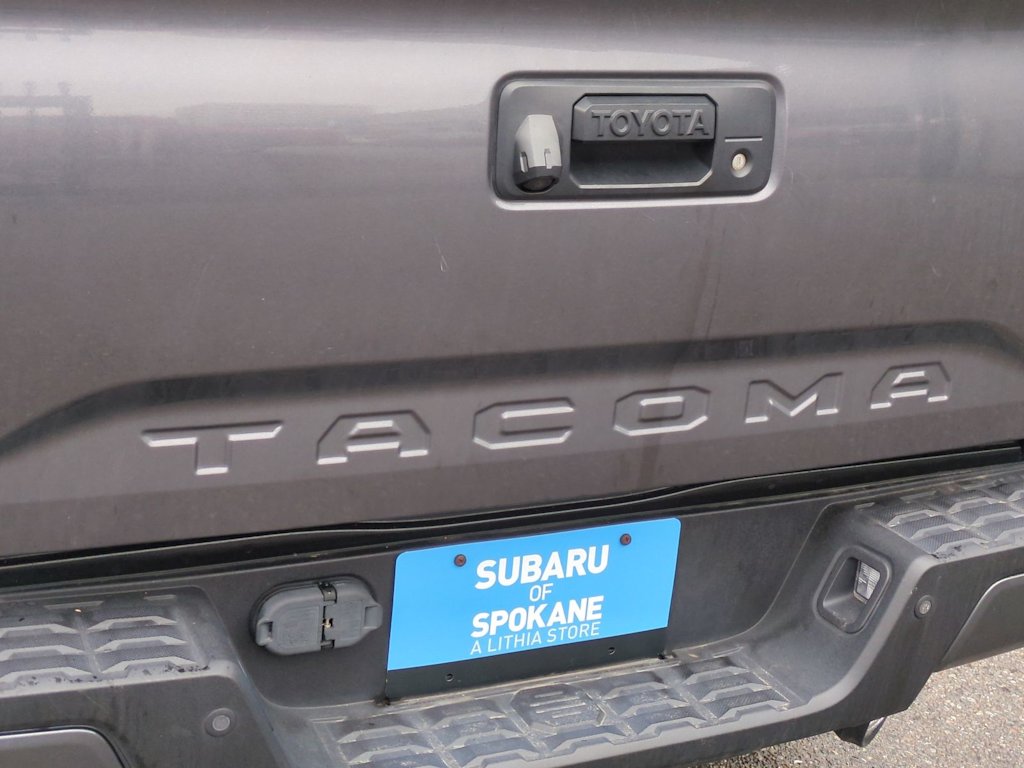 Thumbnail: 2017 Toyota Tacoma - 25