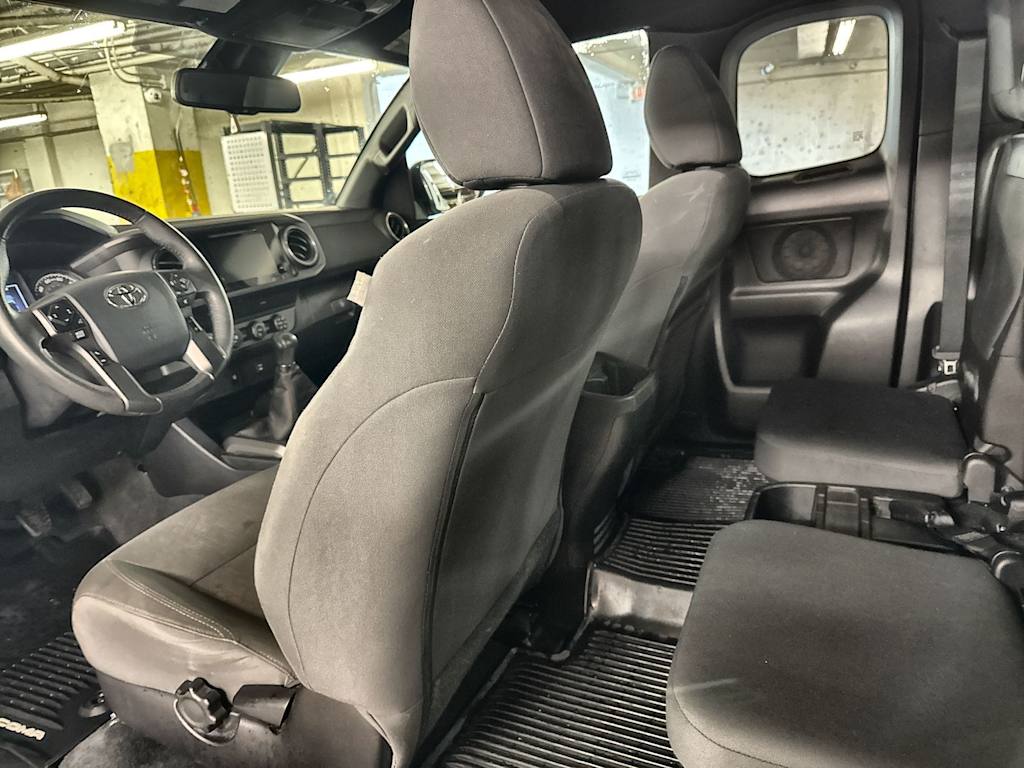 Thumbnail: 2019 Toyota Tacoma - 11