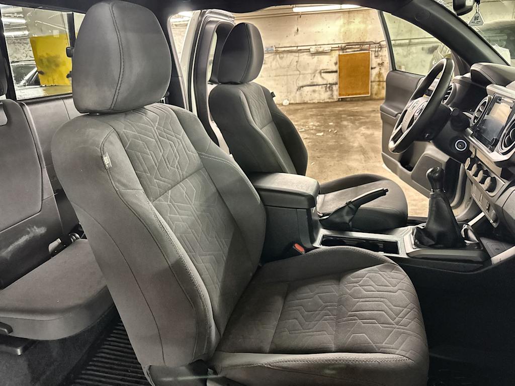 Thumbnail: 2019 Toyota Tacoma - 10