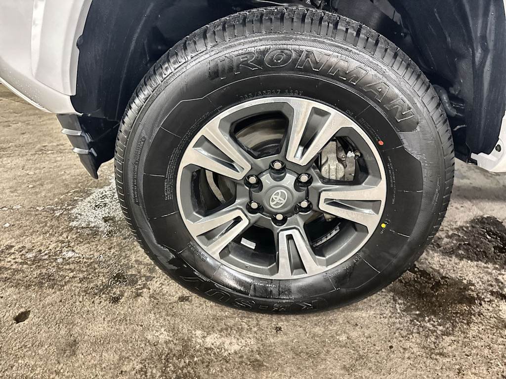 Thumbnail: 2019 Toyota Tacoma - 6