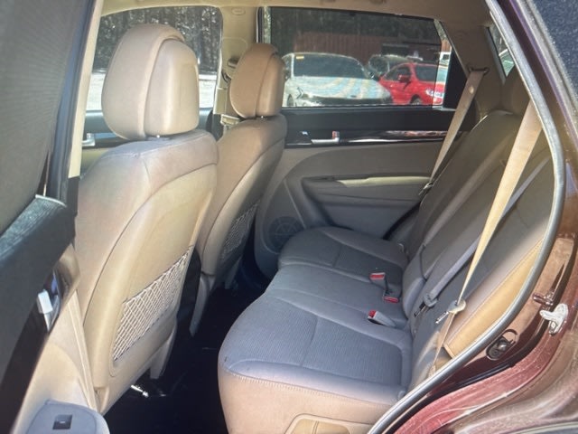 2015 Kia Sorento LX 10