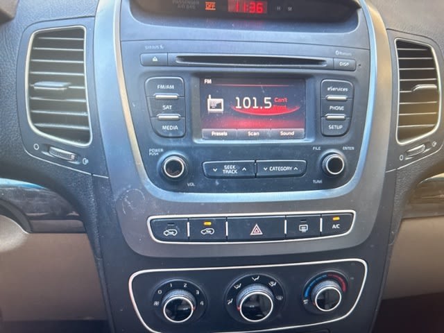 2015 Kia Sorento LX 11