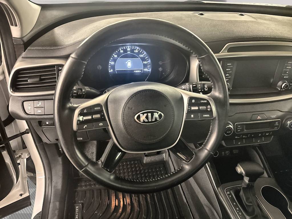 Thumbnail: 2020 Kia Sorento - 9