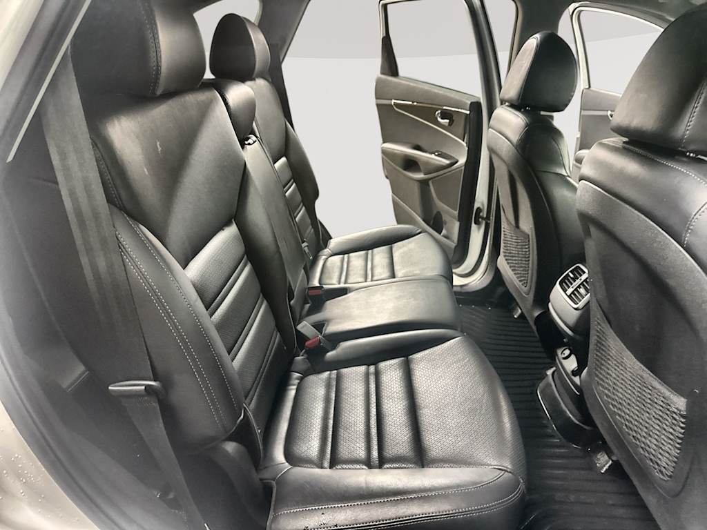 Thumbnail: 2020 Kia Sorento - 14