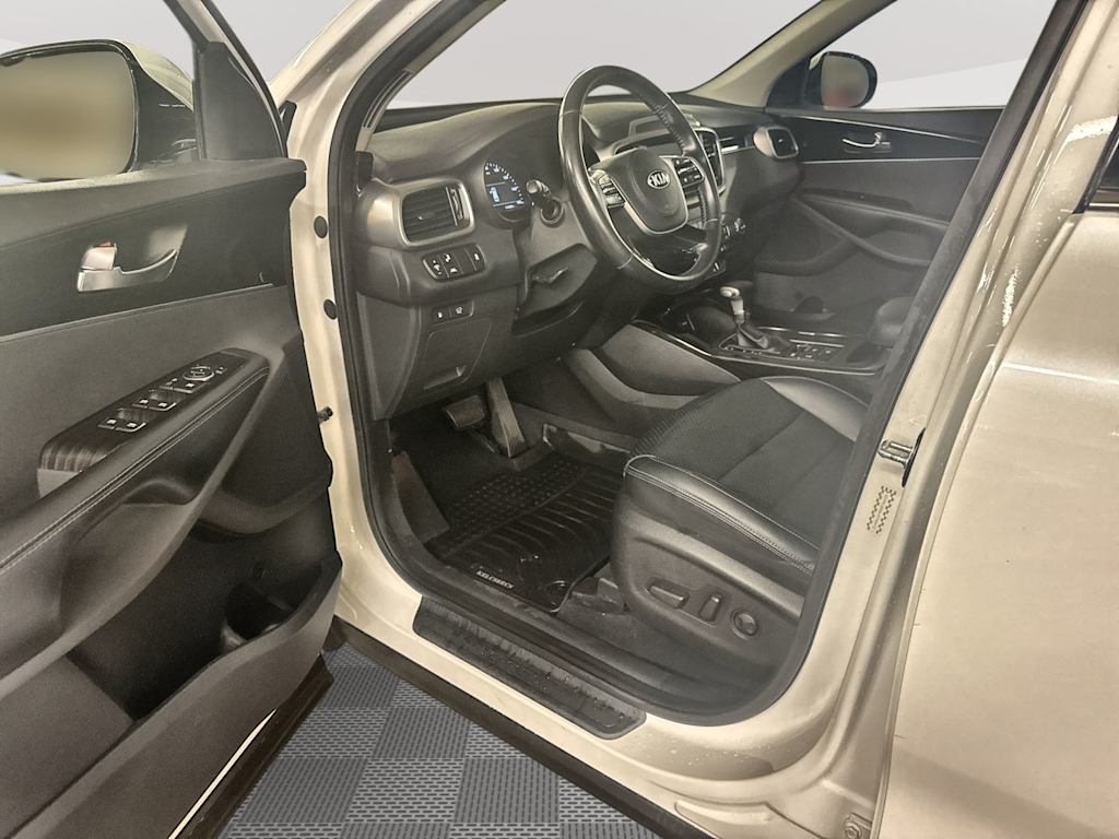 Thumbnail: 2020 Kia Sorento - 24
