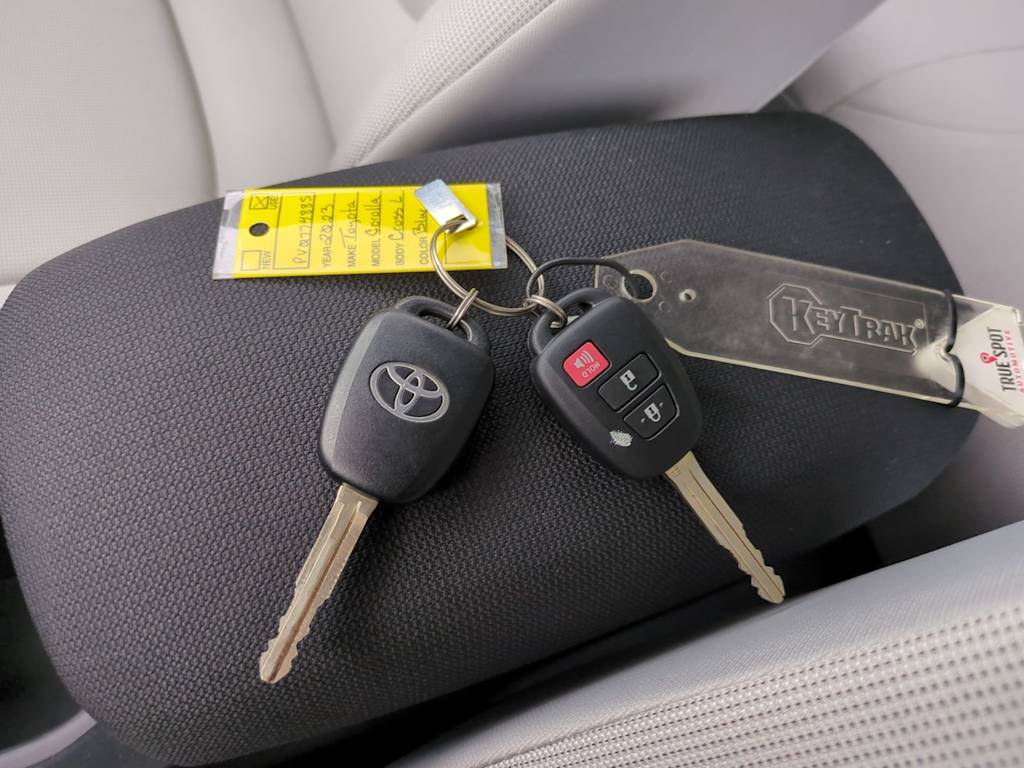 Thumbnail: 2023 Toyota Corolla Cross - 19