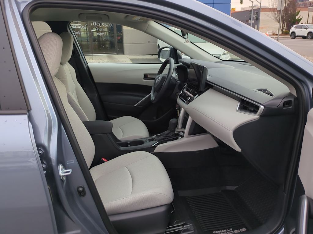 Thumbnail: 2023 Toyota Corolla Cross - 12