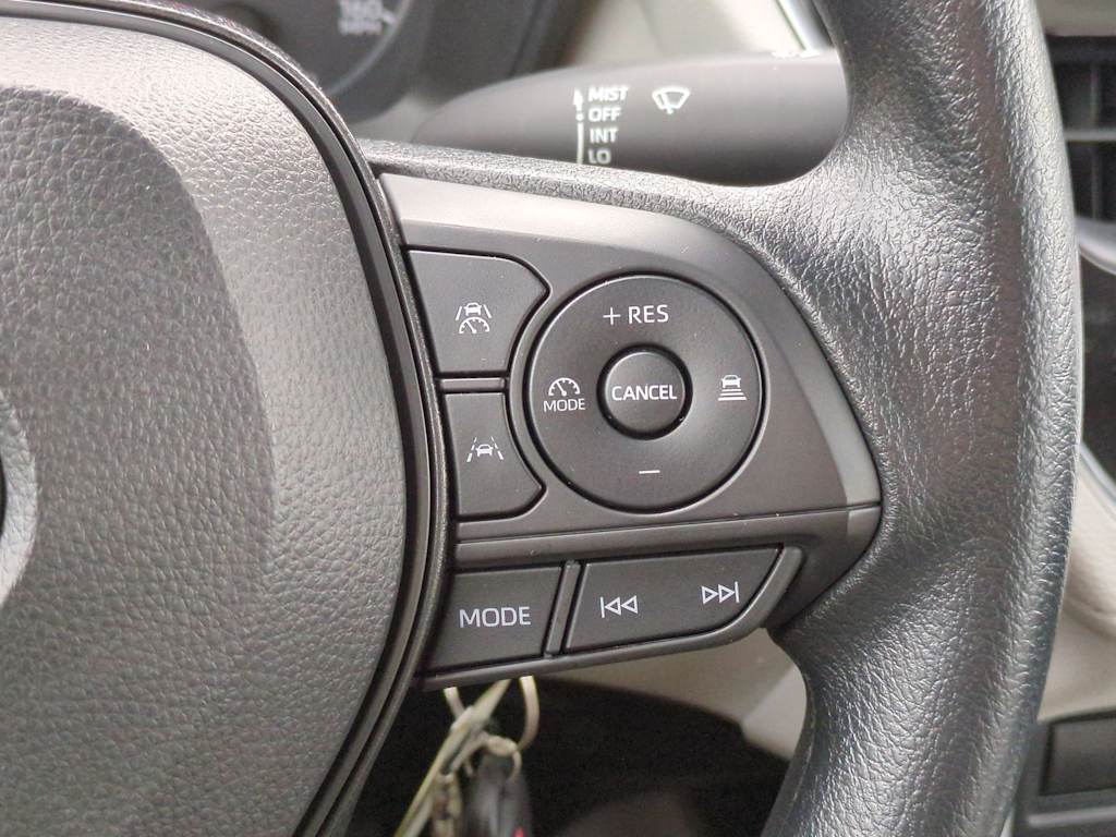 Thumbnail: 2023 Toyota Corolla Cross - 31