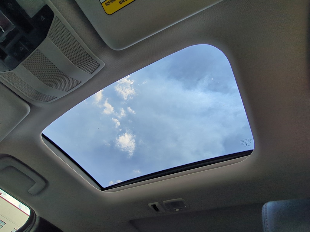 Thumbnail: 2019 Mitsubishi Eclipse Cross - 27