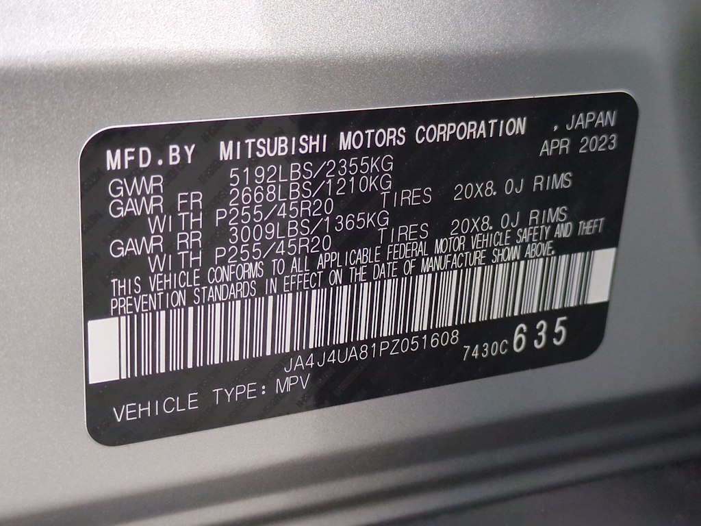 Thumbnail: 2023 Mitsubishi Outlander - 19
