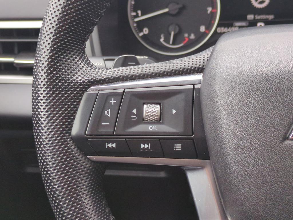 Thumbnail: 2023 Mitsubishi Outlander - 29