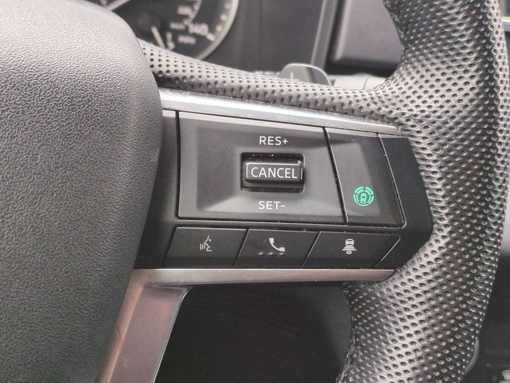 Thumbnail: 2023 Mitsubishi Outlander - 30