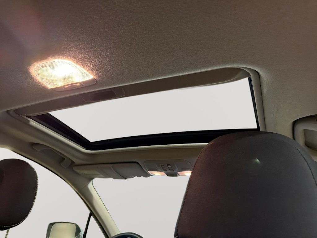 Thumbnail: 2015 Subaru XV Crosstrek - 27