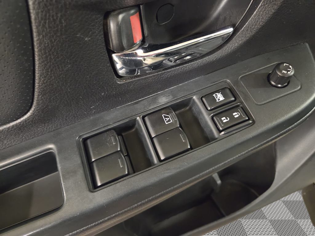 Thumbnail: 2013 Subaru XV Crosstrek - 22