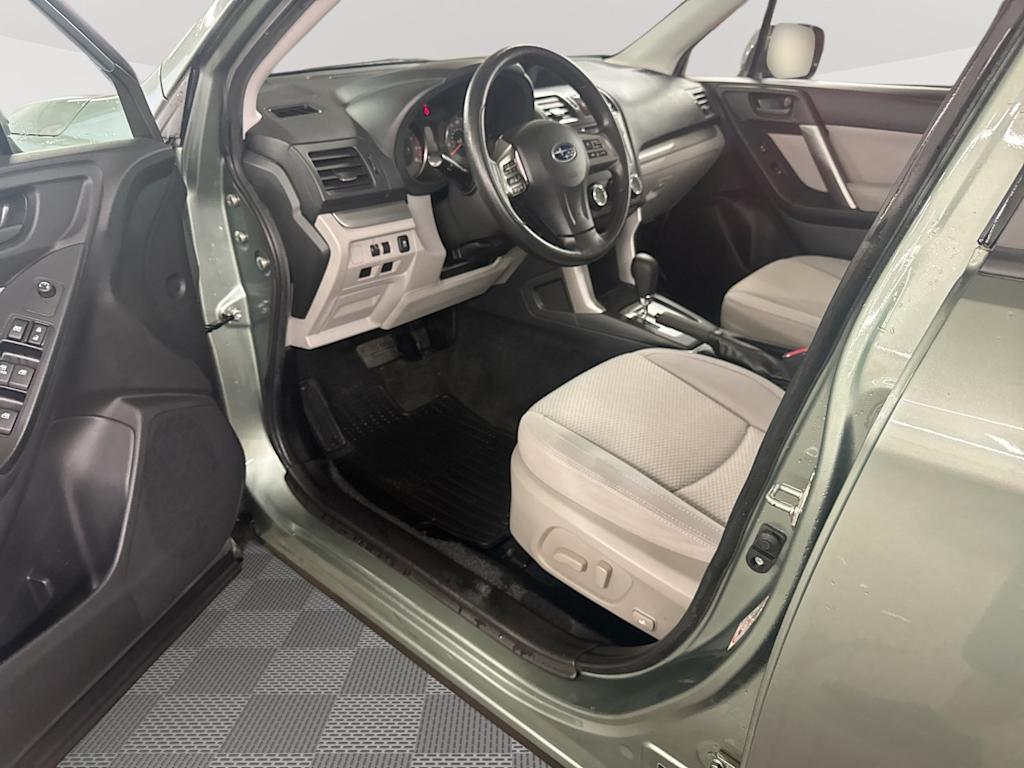 Thumbnail: 2015 Subaru Forester - 13