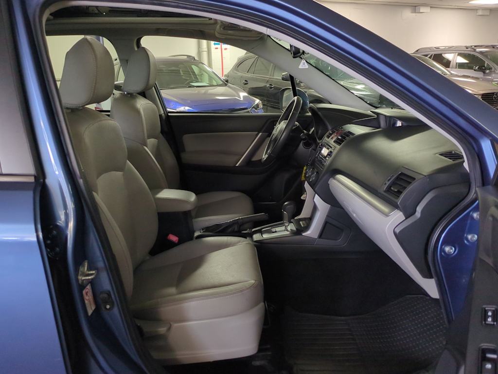 Thumbnail: 2015 Subaru Forester - 12