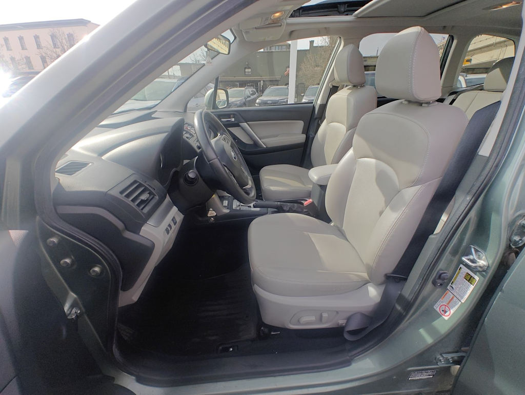 Thumbnail: 2015 Subaru Forester - 11