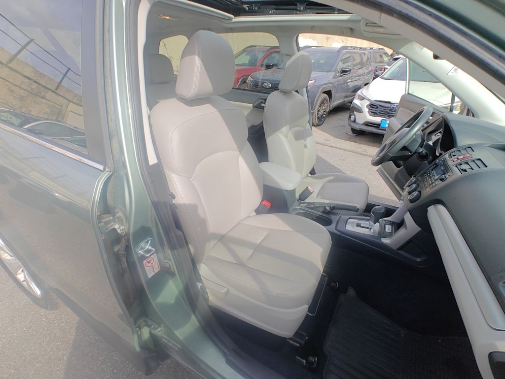 Thumbnail: 2015 Subaru Forester - 12