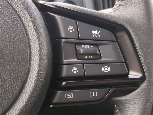 2025 Subaru Forester Premium 32