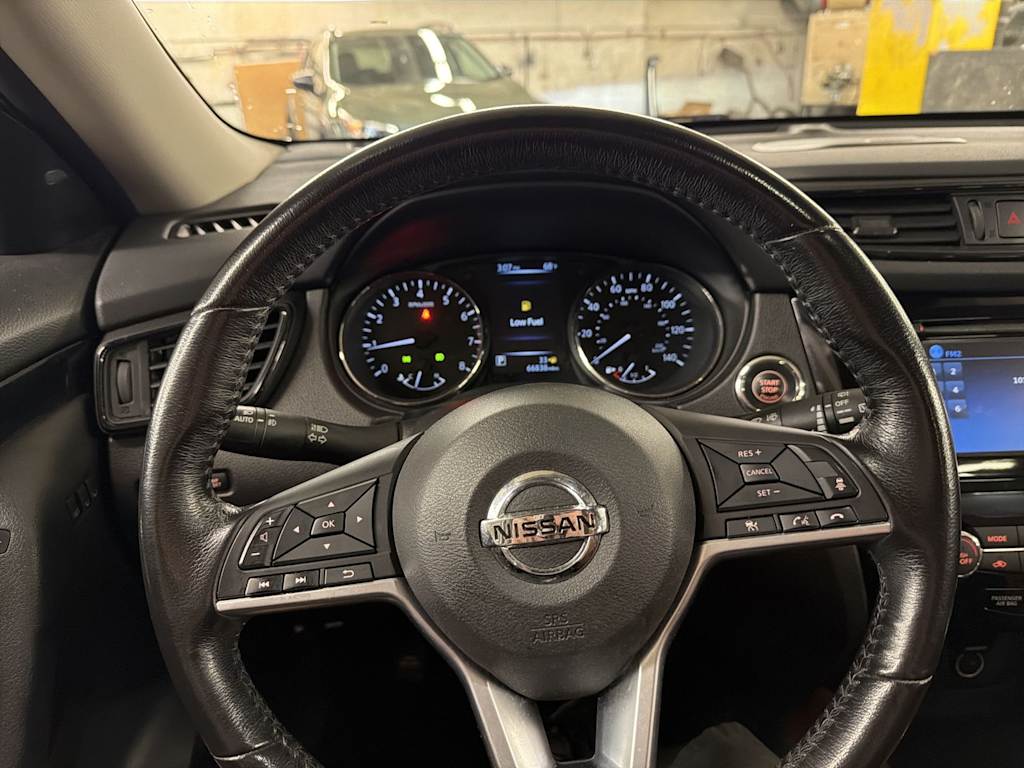 Thumbnail: 2017 Nissan Rogue - 8