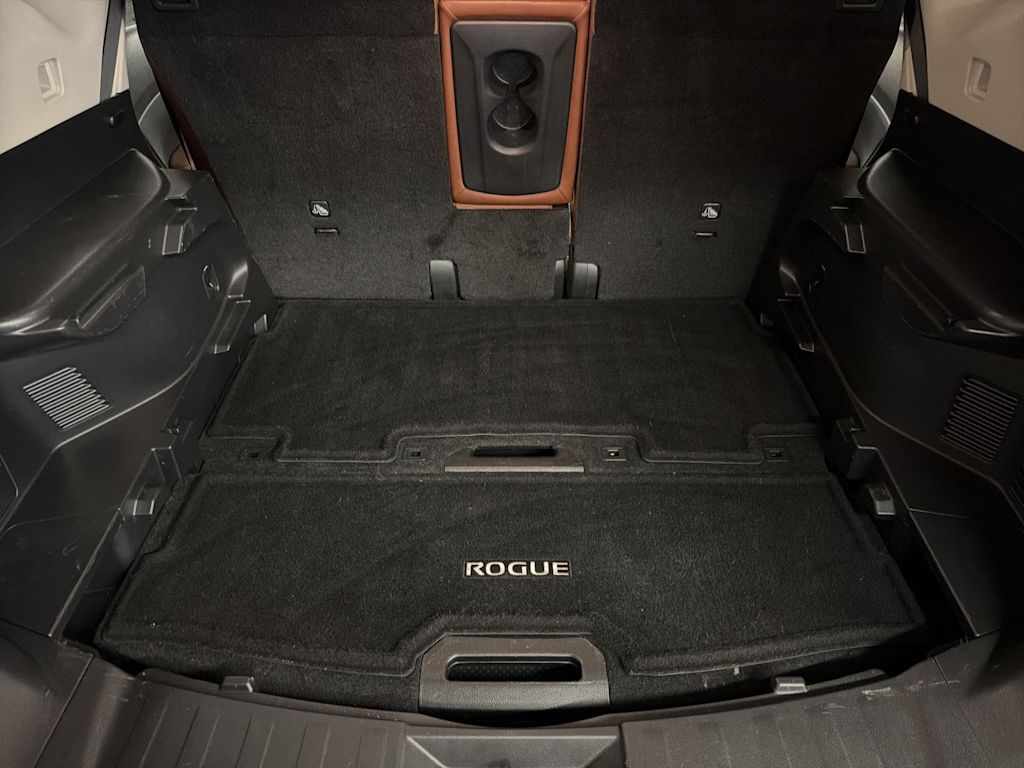 Thumbnail: 2017 Nissan Rogue - 15