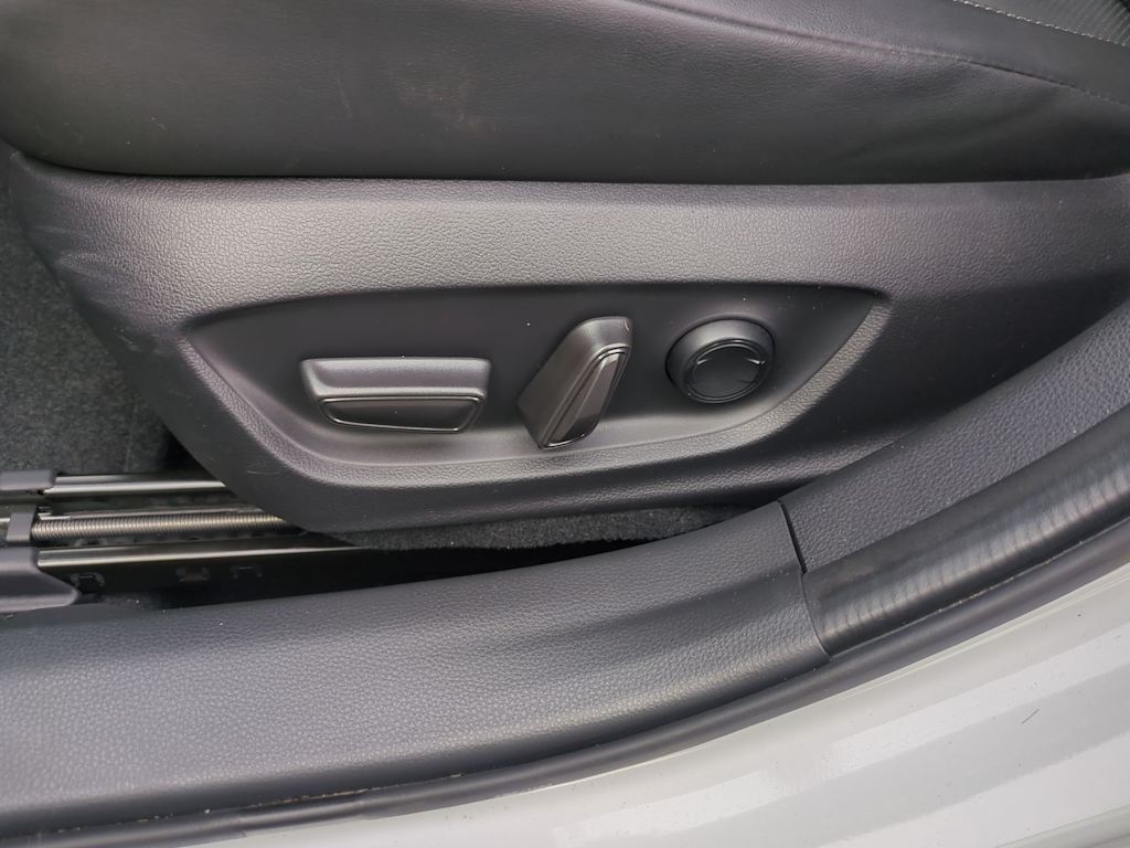 Thumbnail: 2024 Toyota Prius - 25